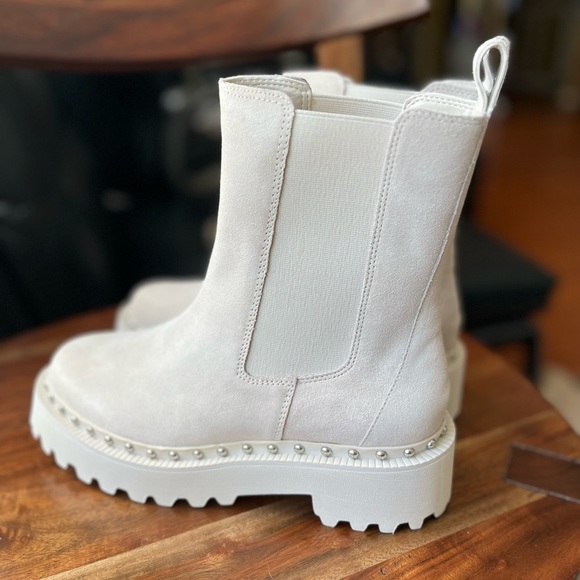 VINCE CAMUTO MILKY WHITE STUDDED MEENDEY PULL-ON BOOTS - Picture 2 of 16